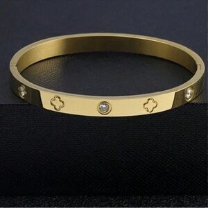Gold Plated Stainless Steel Clover Cubic Zirconia Bracelet